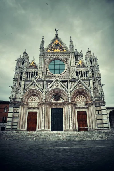 Catedral Siena Close Como Famoso Marco Cidade Medieval Dia Nublado — Fotografia de Stock