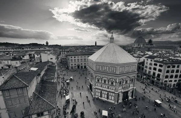 イタリア フィレンツェの広場ドゥオーモ屋上ビュー — ストック写真