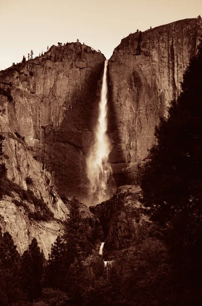 Vodopády Yosemitském Národním Parku Kalifornii Černé Bílé — Stock fotografie