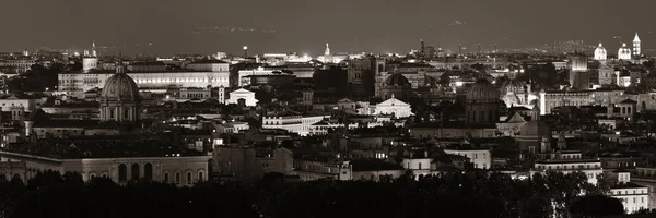 Roma skyline visão noturna — Fotografia de Stock