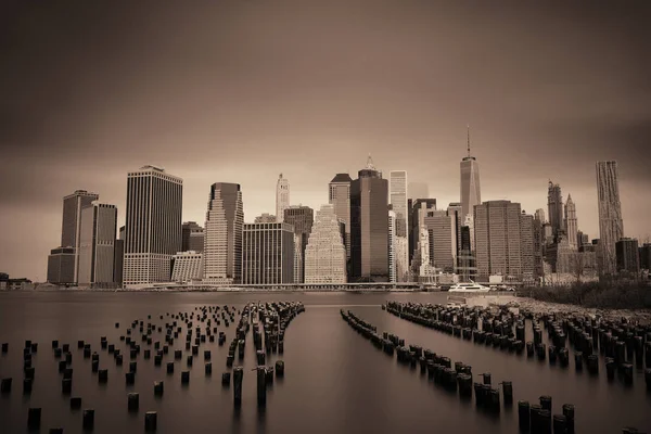 Ciudad Nueva York Skyline Centro Con Restos Muelle — Foto de Stock