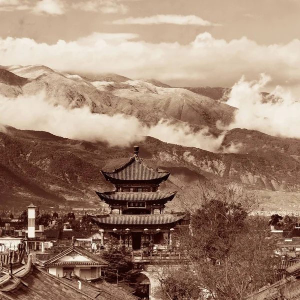 Dali Staré Město Střešní Výhled Oblačným Cangshan Yunnan Čína — Stock fotografie