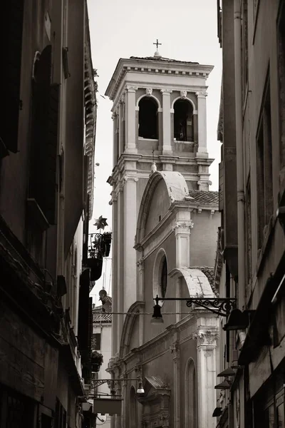 Alley View Bell Tower Historical Buildings Venice Italy — Stock Photo, Image