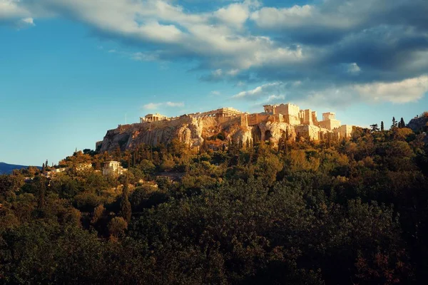 希腊雅典山顶上的雅典卫城历史遗迹 — 图库照片