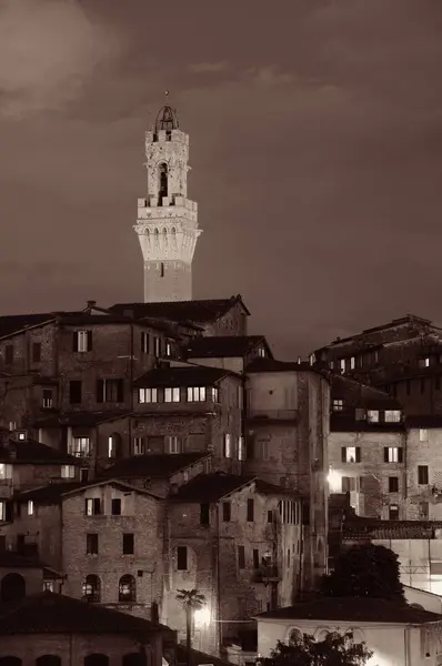 Středověké Město Siena Panorama View Zvonicí Historických Budov Itálii Noci — Stock fotografie