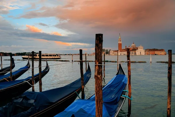 Gondola Park Water San Giorgio Maggiore Island Venice Sunrise Italy — Stock Photo, Image