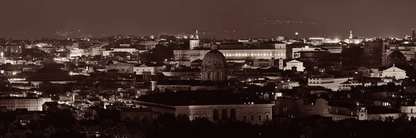 Roma skyline visão noturna — Fotografia de Stock