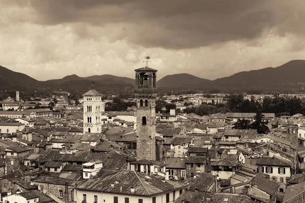 Lucca Skyline Met Toren Kathedraal Italië — Stockfoto