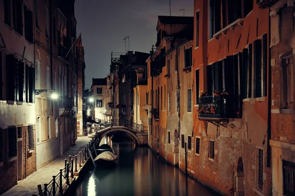 Wenecja Widok Kanał Nocy Zabytkowych Budynków Włochy — Zdjęcie stockowe