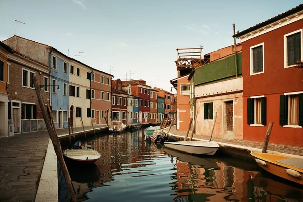 Burano Kleurrijke Historische Gebouwen Gracht Venetië Italië — Stockfoto