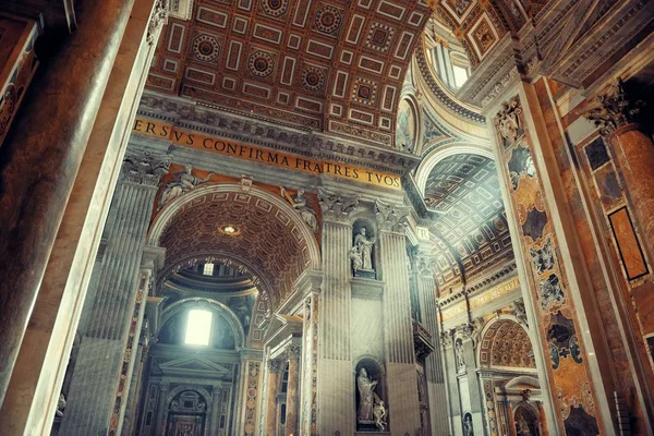 Peters Bazilika Belső Tér Fénysugár Vatikán — Stock Fotó