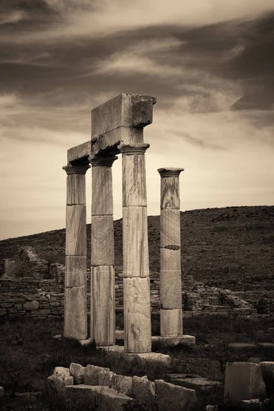 Pilíře Historických Zříceninách Ostrově Delos Mikonosu Řecko — Stock fotografie