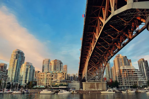 Vancouver False Creek Při Západu Slunce Mostem Lodí — Stock fotografie