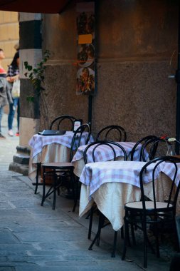Restoran tablo Cinque Terre İtalya sokakta Monterosso Konuklar için hazır 