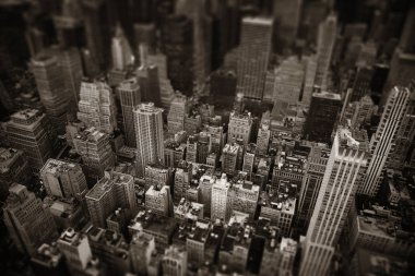 Şehir merkezindeki gökdelen binaları New York 'ta çatı manzarası eğim değişimi
