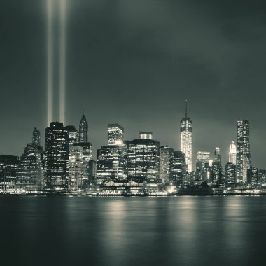 New York'un şehir merkezi ve bw gece 11 Eylül anısına