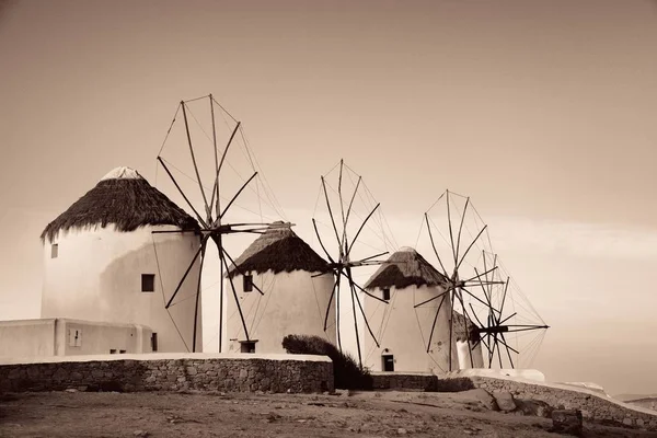 Větrné Mlýny Jako Slavný Orientační Bod Ostrově Mykonos Řecko — Stock fotografie