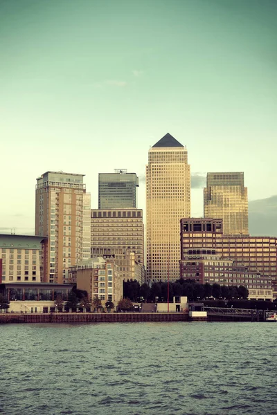 Gün Batımında Londra Daki Canary Wharf Bölgesi — Stok fotoğraf