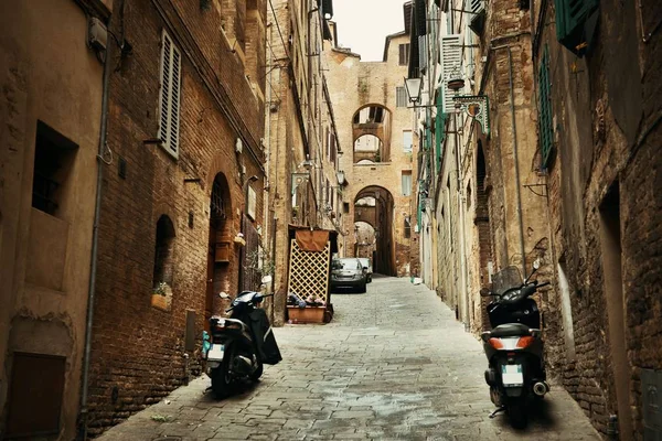 Straatzicht Met Oude Gebouwen Siena Italië — Stockfoto