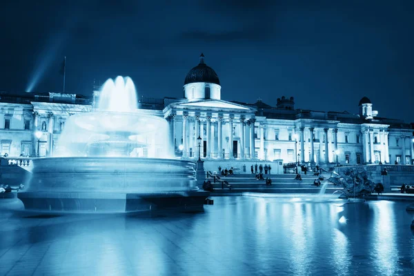 Trafalgar Meydanı Çeşmesi Londra National Gallery Ile Gece — Stok fotoğraf