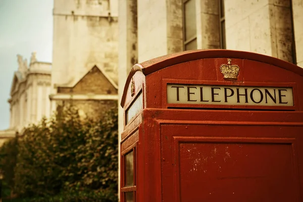 Червоний Телефон Вулиці Історичною Архітектурою Лондоні — стокове фото