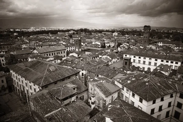 Lucca Vista Panoramica Con Tetti Rossi Edifici Storici Catene Montuose — Foto Stock