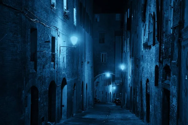 Vista Rua Com Edifícios Antigos Noite Siena Itália — Fotografia de Stock