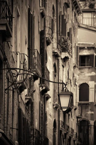 Lampada Strada Con Edifici Storici Venezia — Foto Stock