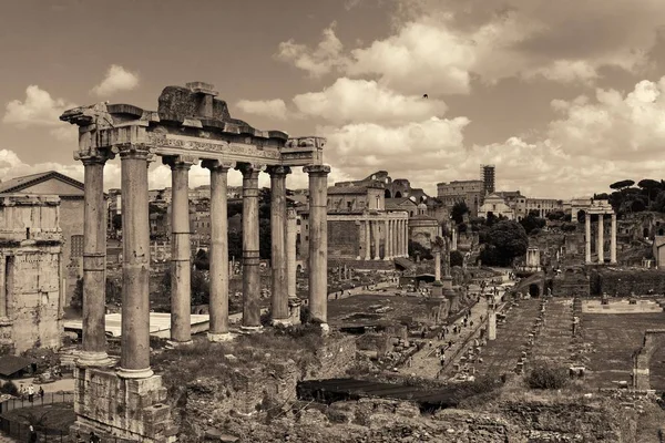 Forum Roma Dengan Reruntuhan Bangunan Bersejarah Italia — Stok Foto