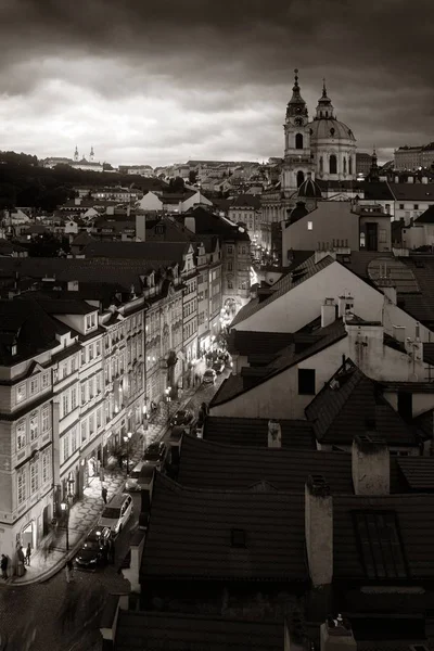 Вночі Даху Праги Відкривається Вид Церквою Куполом Чеській Республіці — стокове фото