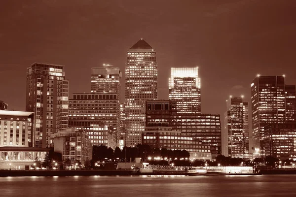 Деловой Район Canary Wharf Лондоне Ночью Над Рекой Тэймс — стоковое фото