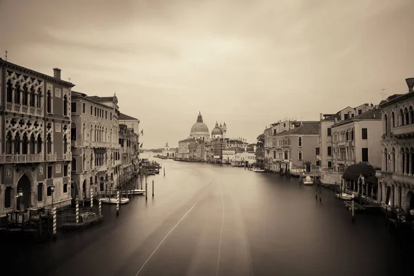 Iglesia Venecia Santa Maria Della Salute Canal Con Larga Exposición — Foto de Stock