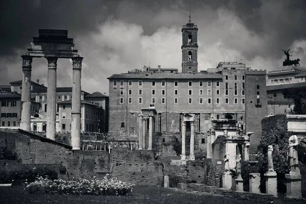 Rom Forum Med Ruiner Historiska Byggnader Italien — Stockfoto