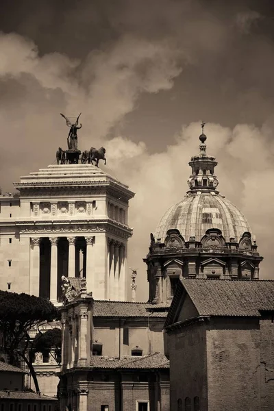 Tarihi Binaların Kalıntılarıyla Roma Forumu Talya — Stok fotoğraf