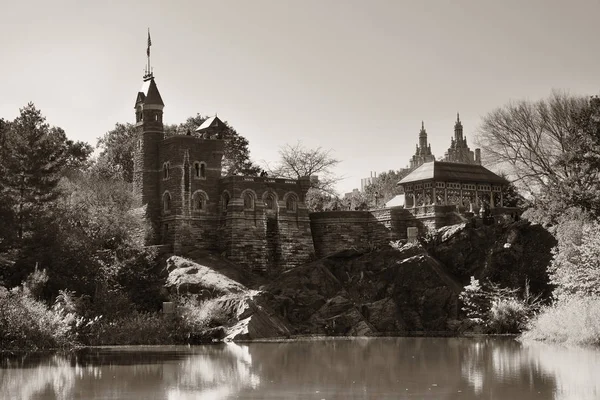 Belvedere Castle Herfst Gebladerte Met Meer Central Park Midtown Manhattan — Stockfoto