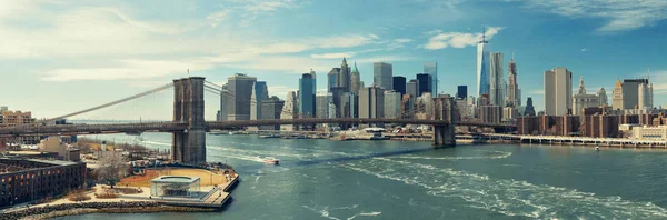 Brooklyn Bridge Downtown Manhattan Skyline Met Boot New York City — Stockfoto