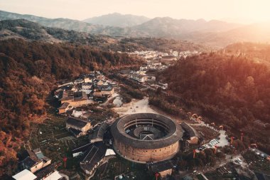 Tulou 'nun havadan görünüşü, Hakka' nın Fujian, Çin 'deki eşsiz evleri..