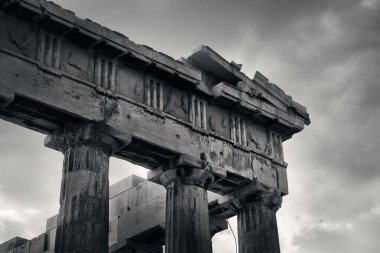 Yunanistan 'ın başkenti Atina' daki Parthenon tapınağı kapatıldı.