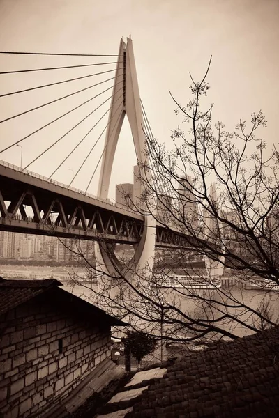 Ponte Com Casa Velha Arquitetura Urbana Cidade Chongqing China — Fotografia de Stock