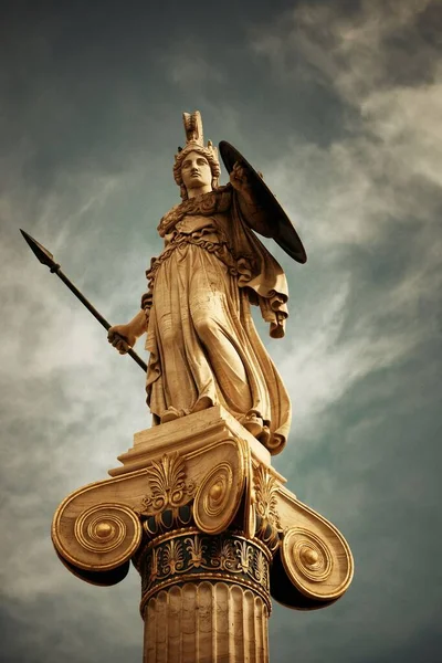 Статуя Афины Афинах — стоковое фото