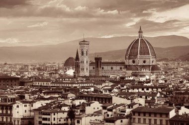 Floransa Katedrali Piazzale Michelangelo 'dan şehrin ufuk çizgisine bakıyor