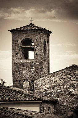 Lucca kasabasının çatısı İtalya 'da görünüyor..