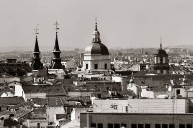 Madrid 'in İspanya' daki şehrin çatı manzarası.