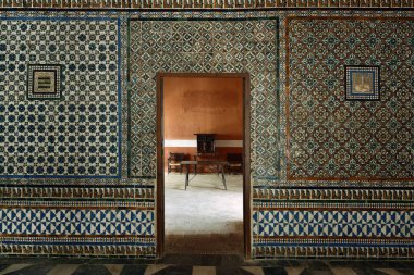Casa de Pilatos iç mekan manzarası Sevilla, İspanya 'da güzel desenler ve dekorasyonla.