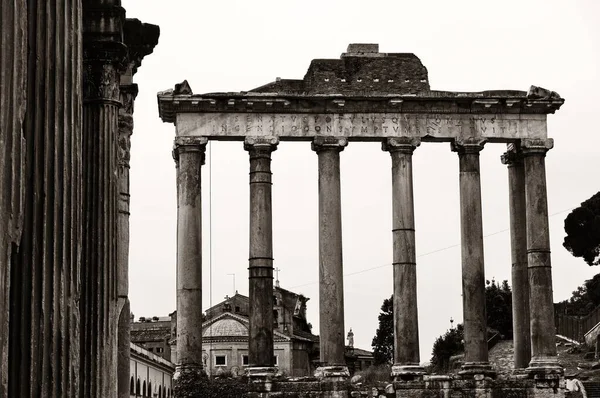Колонны Римский Форум Руинами Храмов Италия — стоковое фото