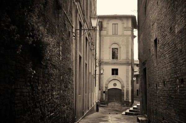 意大利锡耶纳的旧楼街景 — 图库照片