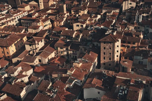 İtalya 'da Floransa' da eski binaların çatıları siyah beyaz