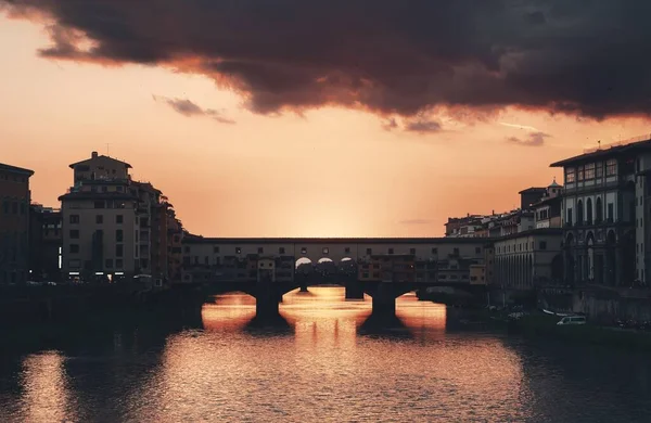 Ponte Vecchio Über Dem Arno Florenz Italien Bei Sonnenaufgang — Stockfoto