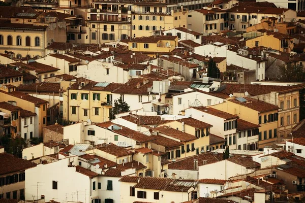 イタリアのフィレンツェにある古い建物の屋根 — ストック写真