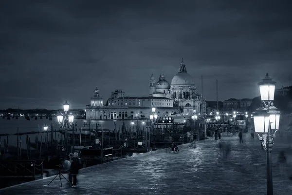 Вночі Венеція Церквою Санта Марія Делла Салют Історичними Архітектурними Спорудами — стокове фото